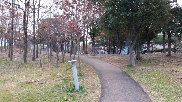 首陵園の散策路